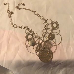 Stunning gold colored necklace